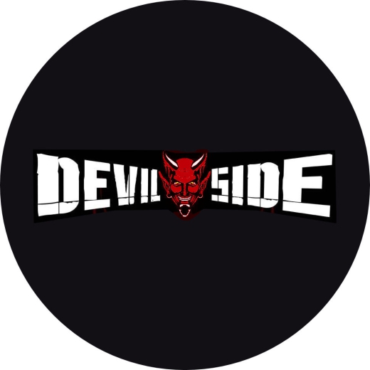 Devil Inside Motiv 1 Anstecker mit Sicherheitsnadel Ø 25mm