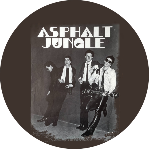 Asphalt Jungle Motiv 1 Anstecker mit Sicherheitsnadel Ø 25 mm