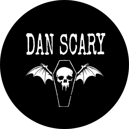 Dan Scary Motiv 1 Anstecker mit Sicherheitsnadel Ø 25 mm