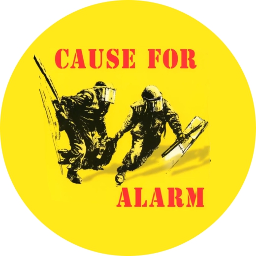 Cause For Alarm Motiv 1 Anstecker mit Sicherheitsnadel Ø 25 mm