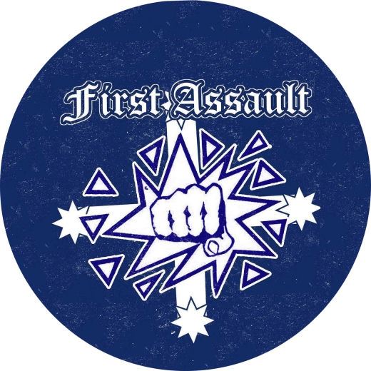 First Assault Motiv 1 Anstecker mit Sicherheitsnadel Ø 25 mm