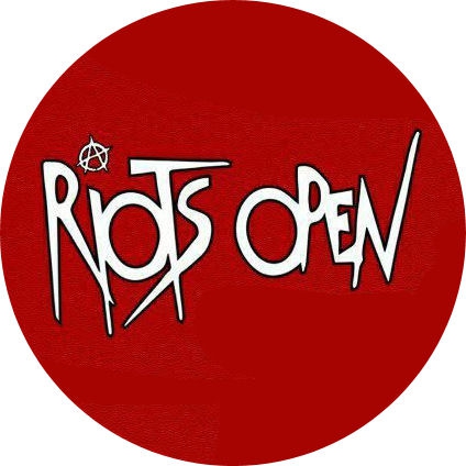 Riots Open Motiv 1 Anstecker mit Sicherheitsnadel Ø 25 mm