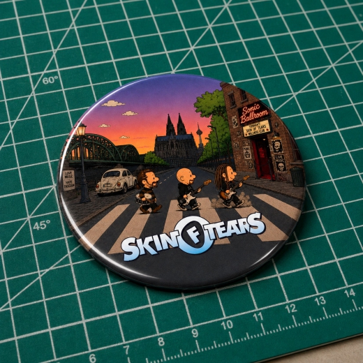 Skin Of Tears Motiv 2 Anstecker mit Sicherheitsnadel Ø 25 mm