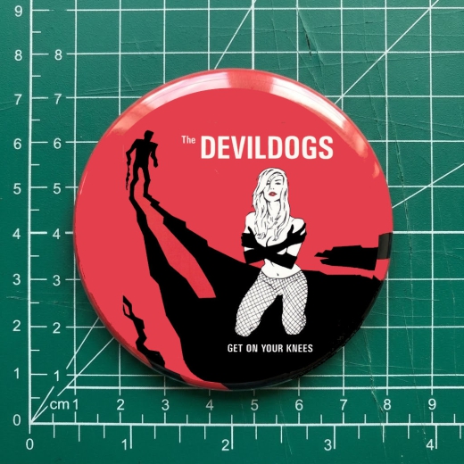 Devil Dogs Motiv 1 Anstecker mit Sicherheitsnadel Ø 25 mm