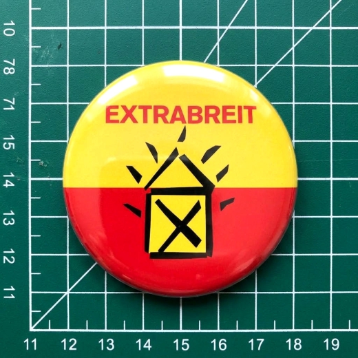 Extrabreit Motiv 7 Anstecker mit Sicherheitsnadel Ø 25 mm