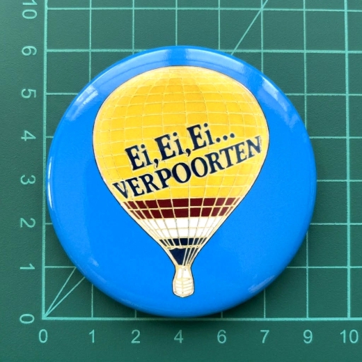 Ei, Ei, Ei... Verpoorten Motiv 1 Anstecker mit Sicherheitsnadel Ø 25 mm