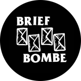 Briefbombe Motiv 1 Anstecker mit Sicherheitsnadel Ø 25 mm