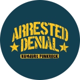 Arrested Denial Motiv 2 Anstecker mit Sicherheitsnadel Ø 25 mm