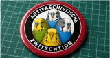 Antifaschistische Zwitschtion Motiv 1 Anstecker mit Sicherheitsnadel Ø 25 mm