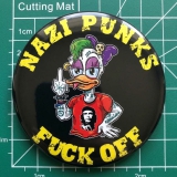 Nazi Punks Fuck Off Daisy Duck Motiv 1 Anstecker mit Sicherheitsnadel Ø 25 mm