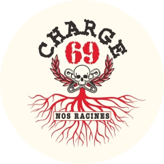 Charge 69 Motiv 2 Anstecker mit Sicherheitsnadel Ø 25mm