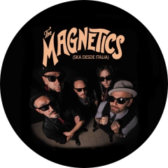 Magnetics, The Magnetics Motiv 3 Anstecker mit Sicherheitsnadel Ø 25mm