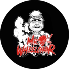 Mr. Wheelchair Gabor Schneider Motiv 1 Anstecker mit Sicherheitsnadel Ø 25 mm