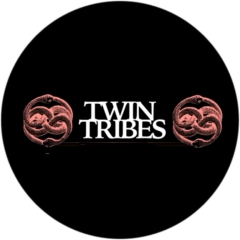 Twin Tribes Motiv 2 Anstecker mit Sicherheitsnadel Ø 25 mm