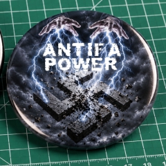 Antifa Power Motiv 2 Anstecker mit Sicherheitsnadel Ø 25 mm